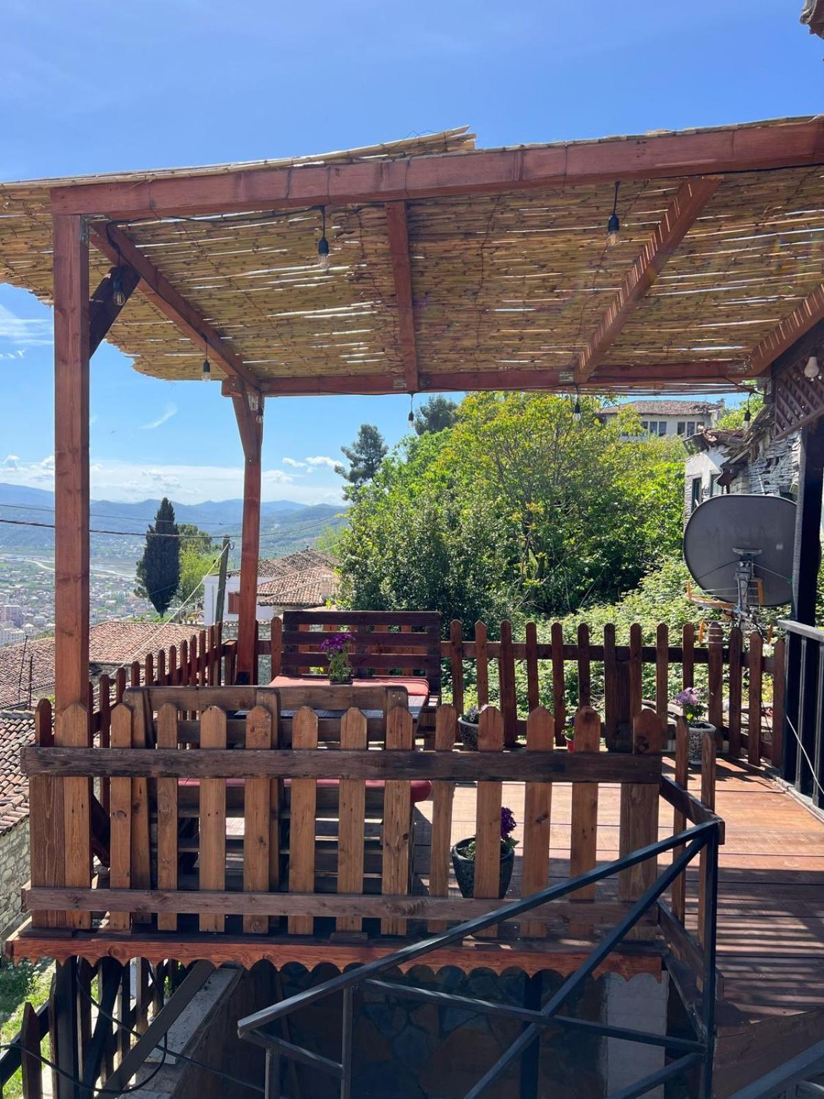 Guest House Maria - Berat Castle Exterior photo